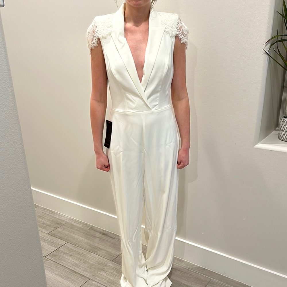 Elegant White Lace Sleeve Jumpsuit